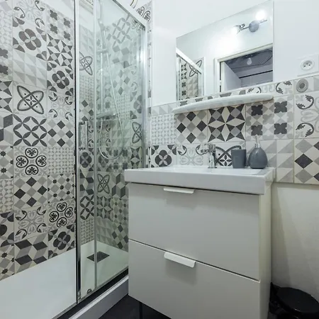 Apartment Le Stanislas - 4 Ch, 2 Sdb, 8 Pers, Vue & Asc Nancy